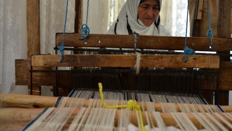 Asırlık tezgahta yaşatılan gelenek