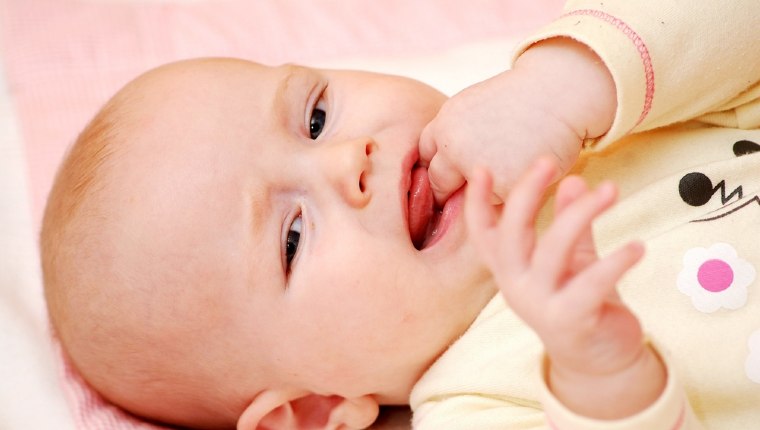 Bebeklerde diş çıkarma dönemi ve belirtileri