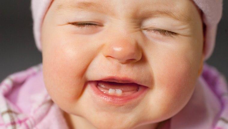 Bebeklerin diş sağlığı için faydalı olan 4 besin
