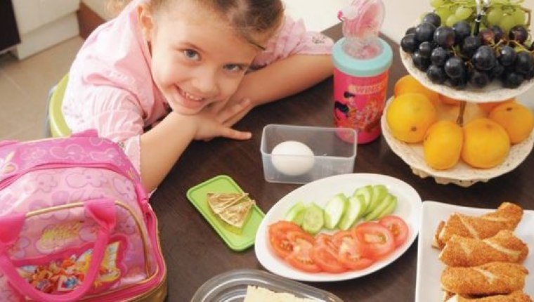 Çocuklar için sağlıklı beslenme çantası nasıl hazırlanılır?