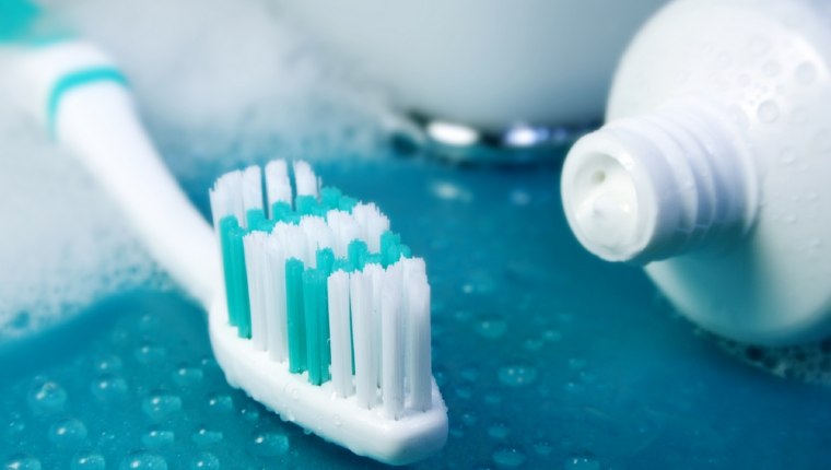 'Dişler yeterince fırçalanmasa geri dönüşümü olmayan hasarlar oluşabilir'