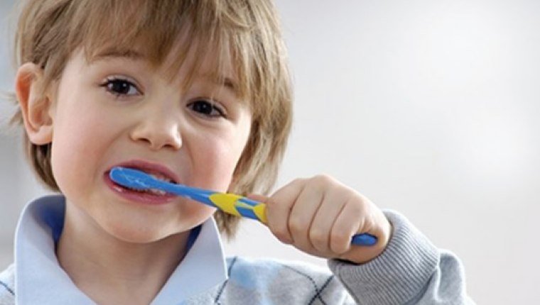 Dişlerimiz bilinçli fırçalanmıyor