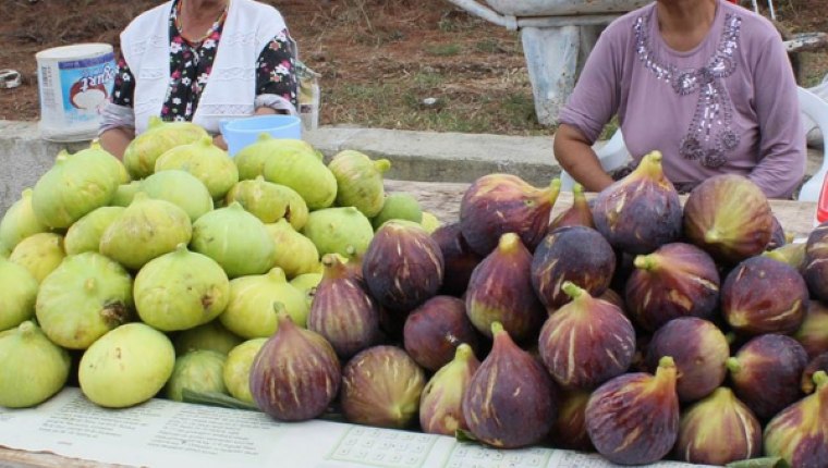 İncir'i kabuklarıyla birlikte yiyin