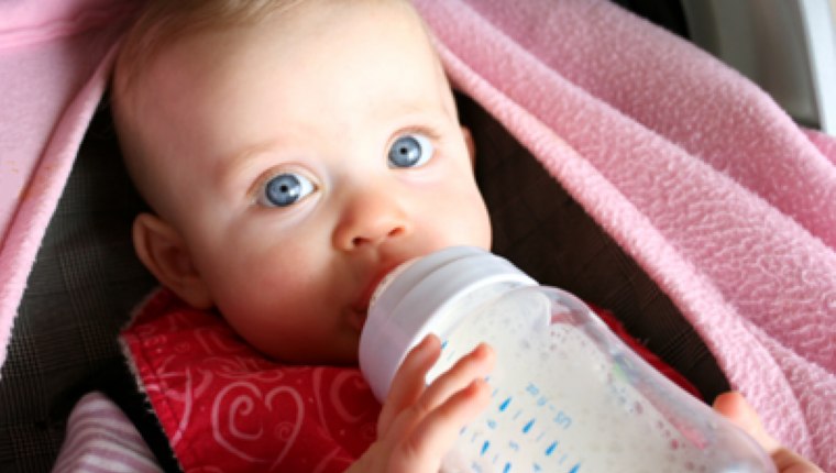 İnek sütü bebeklerde ve çocuklarda alerji yapabilir